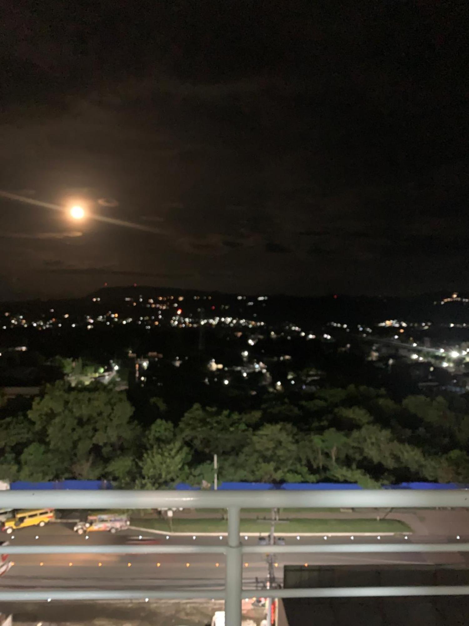 Spacious 2-Bedroom Condo,Wifi,Netflix,Free Parking Cagayan de Oro Eksteriør bilde