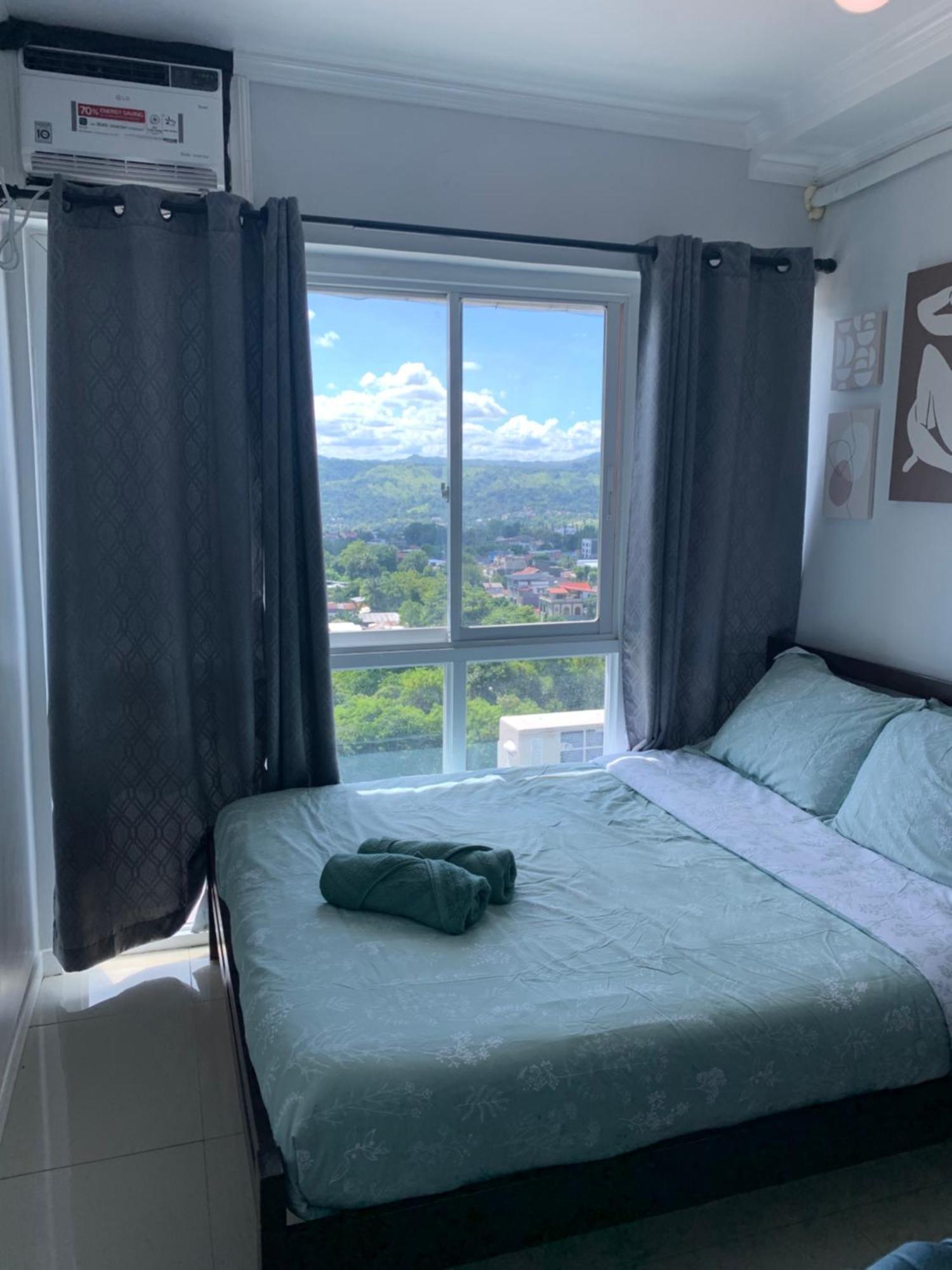 Spacious 2-Bedroom Condo,Wifi,Netflix,Free Parking Cagayan de Oro Eksteriør bilde