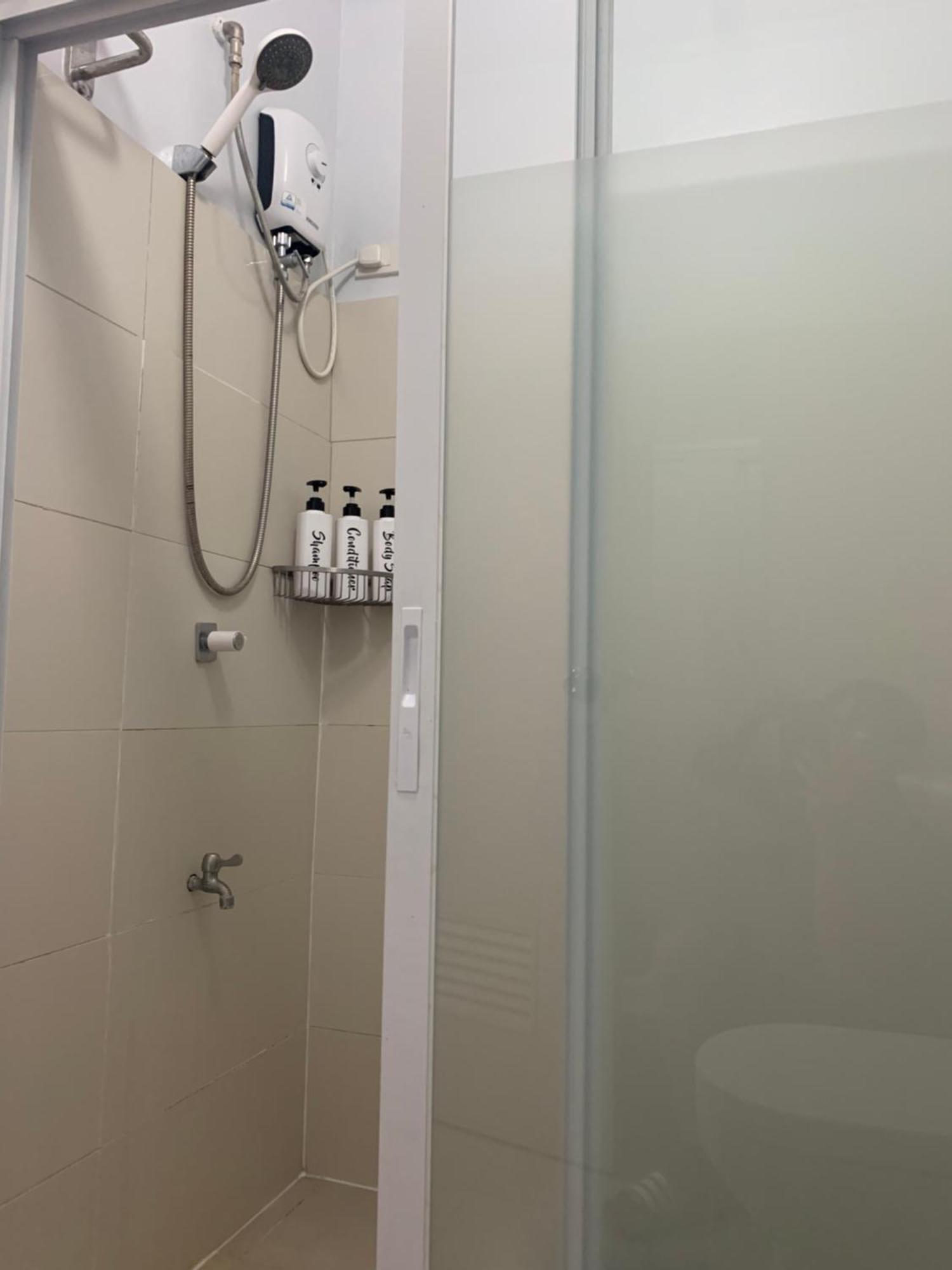 Spacious 2-Bedroom Condo,Wifi,Netflix,Free Parking Cagayan de Oro Eksteriør bilde